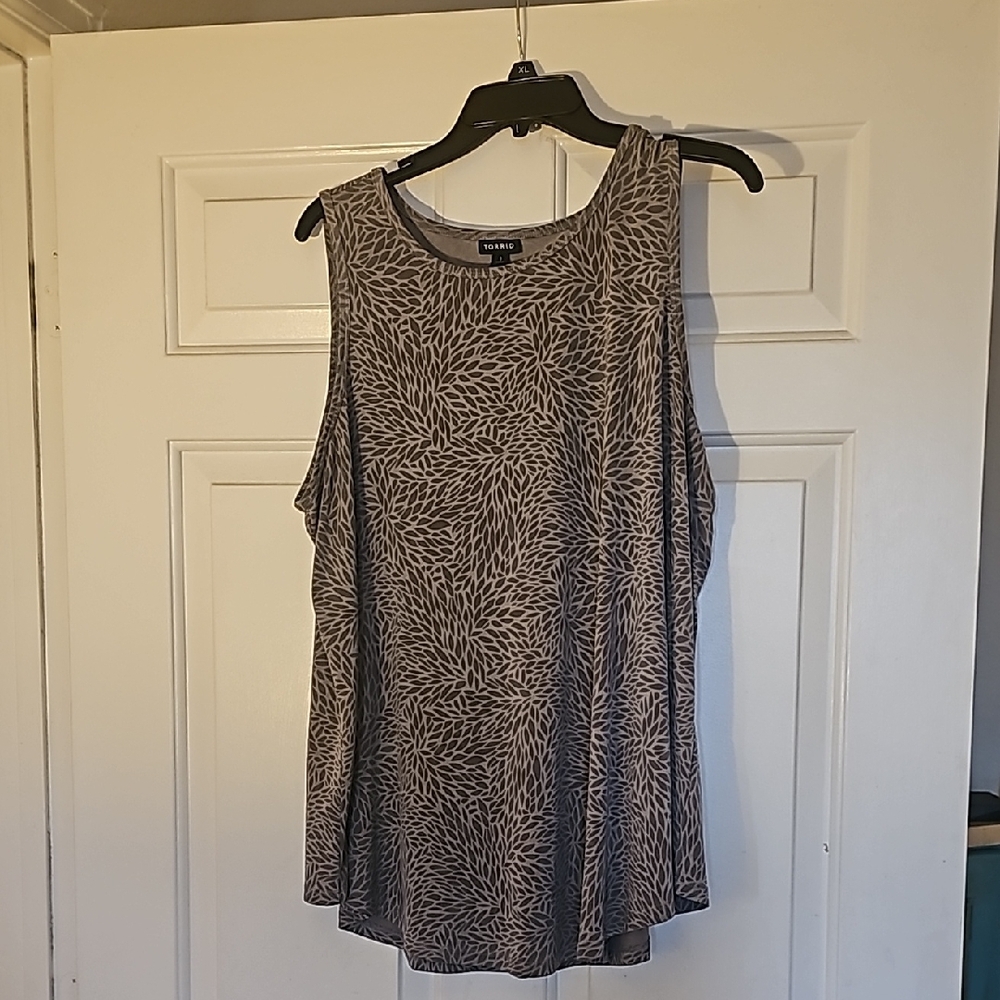 Torrid Women's Grey Patterned Top